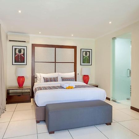 Asrina Villa'S Seminyak Extérieur photo