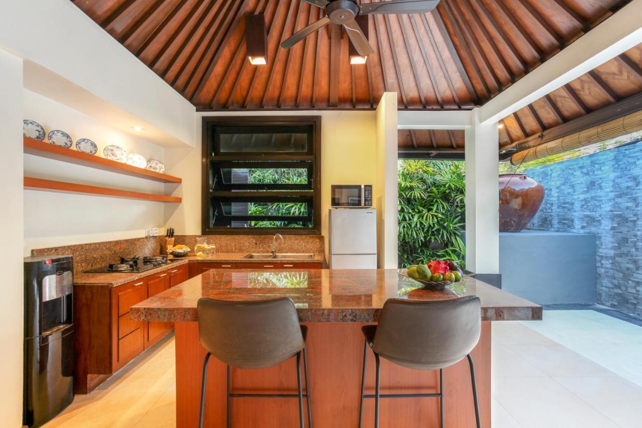 Asrina Villa'S Seminyak Extérieur photo