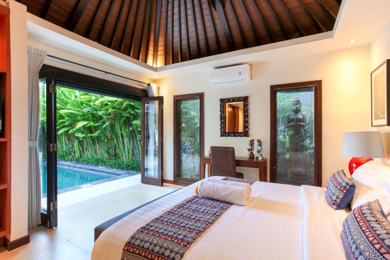 Asrina Villa'S Seminyak Extérieur photo