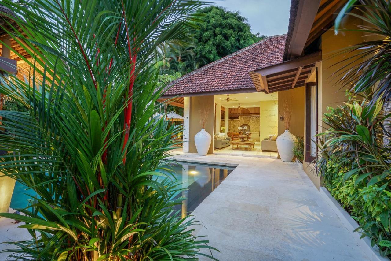 Asrina Villa'S Seminyak Extérieur photo